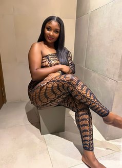Mayah - escort in Paris Photo 5 of 6