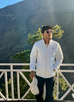Mayank Dahiya - Male escort in New Delhi Photo 1 of 3