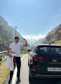 Mayank Dahiya - Male escort in New Delhi Photo 1 of 2