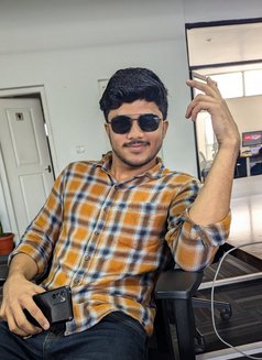 Mayank - Male escort in New Delhi Photo 2 of 4