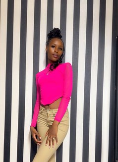 Mayce - masseuse in Nairobi Photo 3 of 4