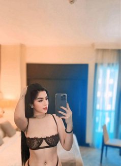 Kini - escort in Doha Photo 2 of 5