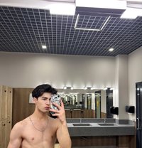 Maykl - Male escort in İstanbul