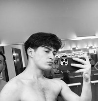 Maykl - Male escort in İstanbul