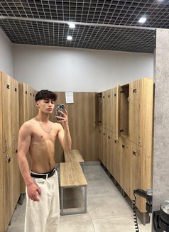 Maykl - Male escort in İstanbul Photo 7 of 7