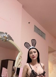 Jenny - puta in Abu Dhabi Photo 2 of 5