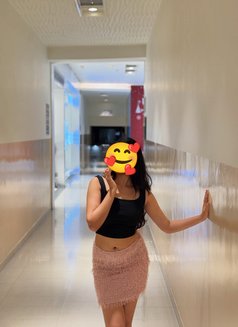 Mayra Escort Service - puta in Kochi Photo 3 of 3