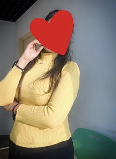 Mayra - puta in Pune Photo 2 of 2