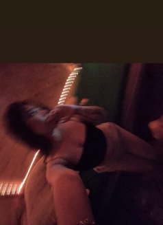 Mayumi - escort in Manila Photo 4 of 12