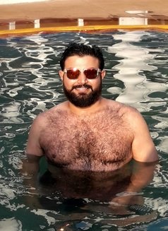 MACHOHUNKBOMBAY - Male escort in Mumbai Photo 1 of 15