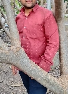 Mayur R - Intérprete masculino de adultos in Pune Photo 1 of 2