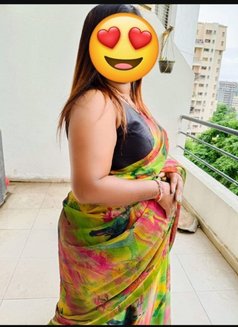 Mayuri - escort in Pune Photo 2 of 4
