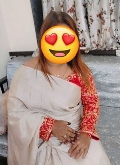 Mayuri - puta in Pune Photo 4 of 4