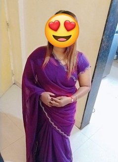 Mayuri - puta in Pune Photo 5 of 6