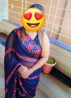 Mayuri - escort in Pune Photo 1 of 6