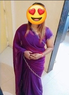 Mayuri - escort in Pune Photo 4 of 5