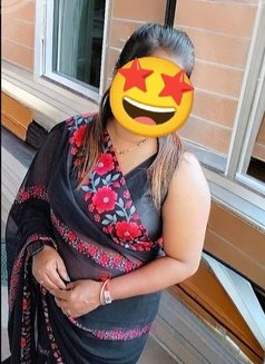 Mayuri - escort in Pune Photo 2 of 4