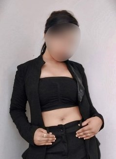 Sonali Real meet & com session - escort in Pune Photo 1 of 4