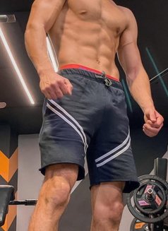 Mazen مساج راقي - Male escort in Riyadh Photo 3 of 9