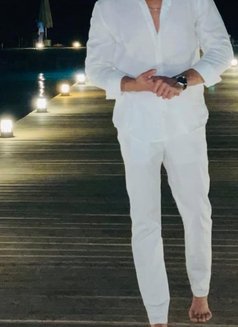 Mazen مساج راقي - Male escort in Riyadh Photo 8 of 9