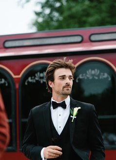 Mazen - Male adult performer in Amman Photo 3 of 3