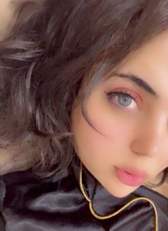 Mazyona - Transsexual escort in Cairo Photo 1 of 3