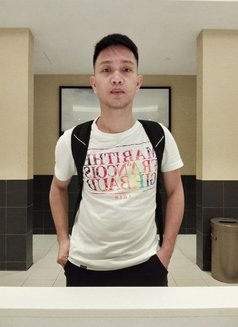 MB-KEN- - Male escort in Manila Photo 6 of 8