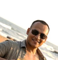 MBA_Topper - Acompañantes masculino in Pune