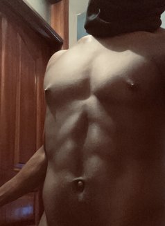 Mbigd - Male escort in Nairobi Photo 2 of 6