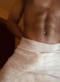 Mbigd - Male escort in Nairobi Photo 3 of 6