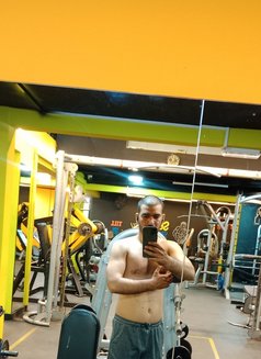 Mby - Acompañantes masculino in Al Manama Photo 7 of 8