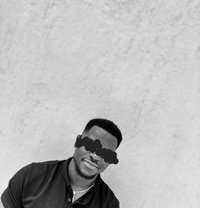 Mc James - Acompañantes masculino in Kampala
