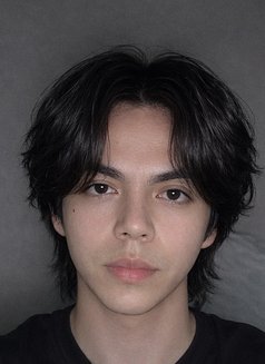 Mc Wilson - Male escort in Doha Photo 1 of 3