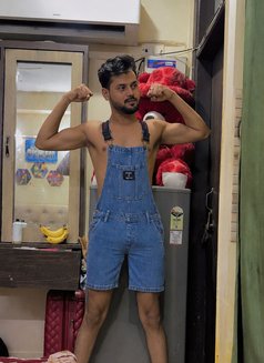 Md aashu - Male escort in Gurgaon Photo 6 of 6