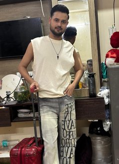Md aashu - Male escort in Gurgaon Photo 5 of 7