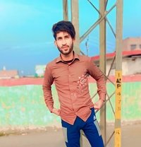 MD AMIR CALL BOY - Male adult performer in New Delhi