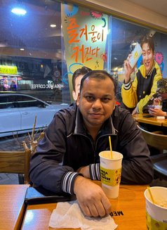 Md Hamidul Hassain - Male escort in Seoul Photo 3 of 7