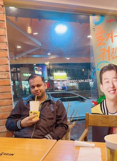 Md Hamidul Hassain - Male escort in Seoul Photo 5 of 7