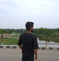 Md Hassan - Intérprete masculino de adultos in Lucknow