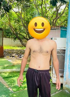 Md Hassan - Intérprete masculino de adultos in Lucknow Photo 1 of 2