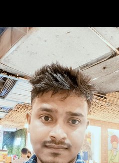 Md J - Male escort in New Delhi Photo 3 of 7