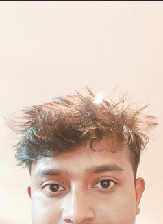 Md J - Male escort in New Delhi Photo 5 of 7