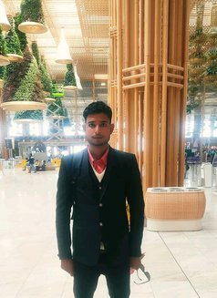 Md Taufiq - Male escort in Sharjah Photo 1 of 2