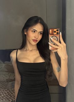Me Mi - masseuse in Bangkok Photo 5 of 6