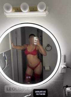 Mea - puta in Marseille Photo 1 of 6