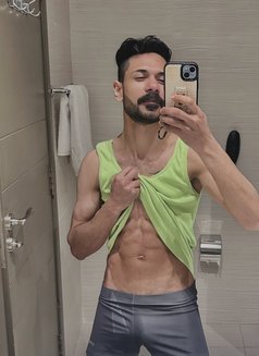 Medo - Male escort in Cairo Photo 2 of 2