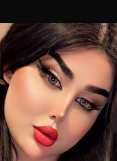 Medo - Transsexual escort in Beirut Photo 6 of 6