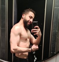 Medo - Dominador masculino in İstanbul