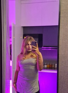 Medusaa - Transsexual escort in New Delhi Photo 5 of 13