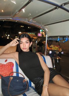 Mee - Transsexual escort in Bangkok Photo 5 of 11